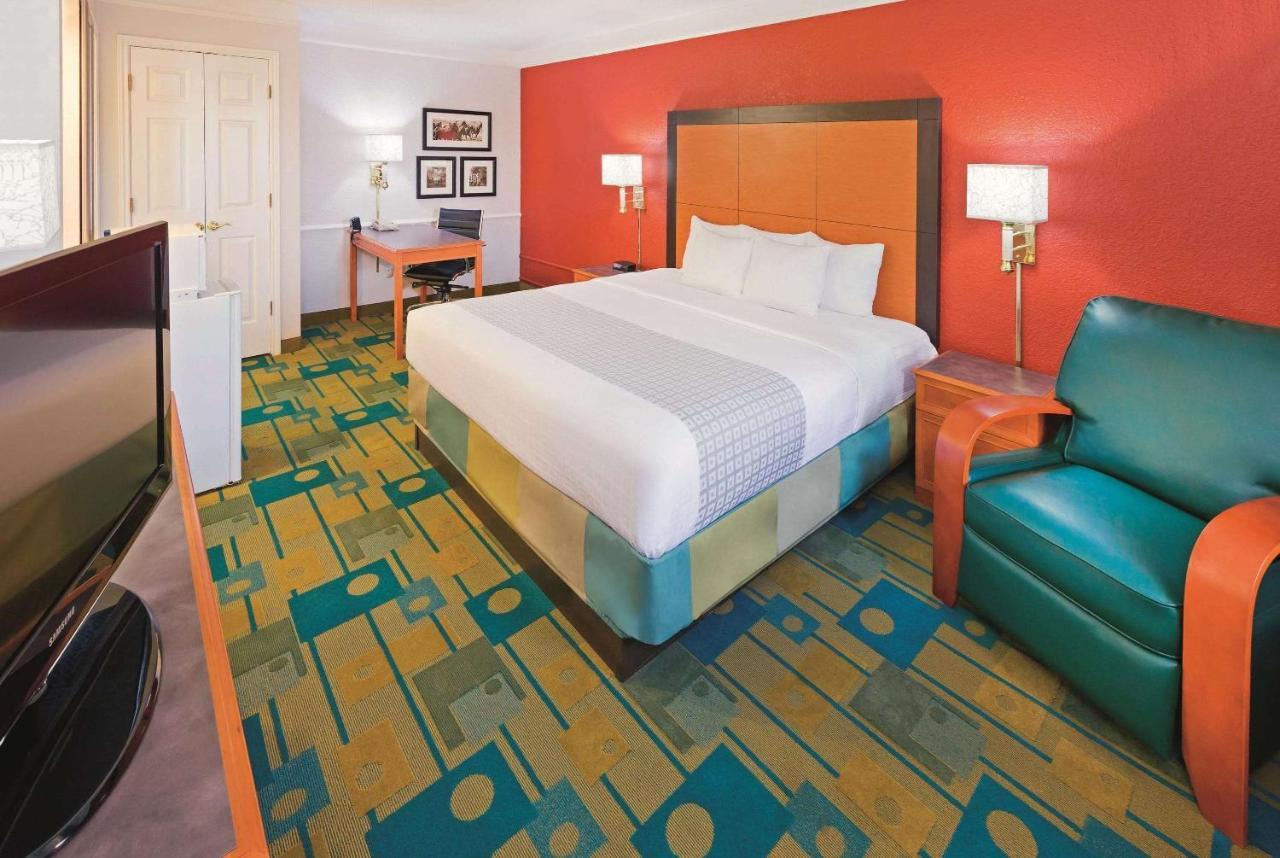 Baymont By Wyndham Lubbock - Downtown Civic Center Hotel Bagian luar foto