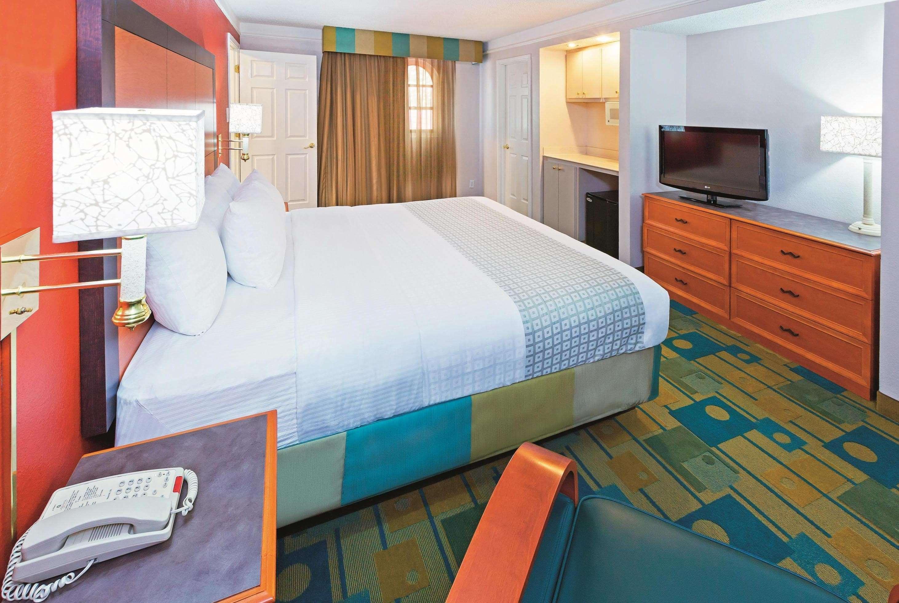 Baymont By Wyndham Lubbock - Downtown Civic Center Hotel Bagian luar foto