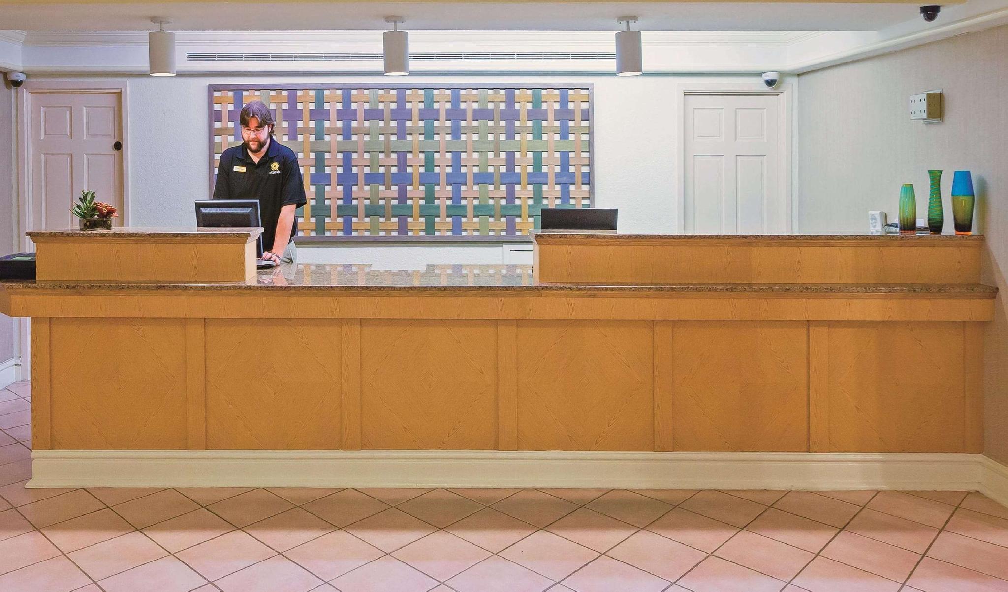 Baymont By Wyndham Lubbock - Downtown Civic Center Hotel Bagian luar foto